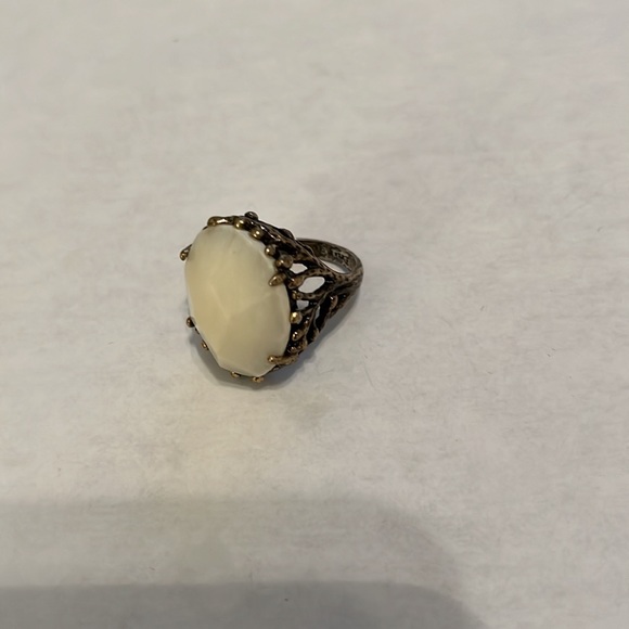Beautiful Linjer large gold filled Mother of Pearl statement ring sz. 7 - Picture 3 of 4